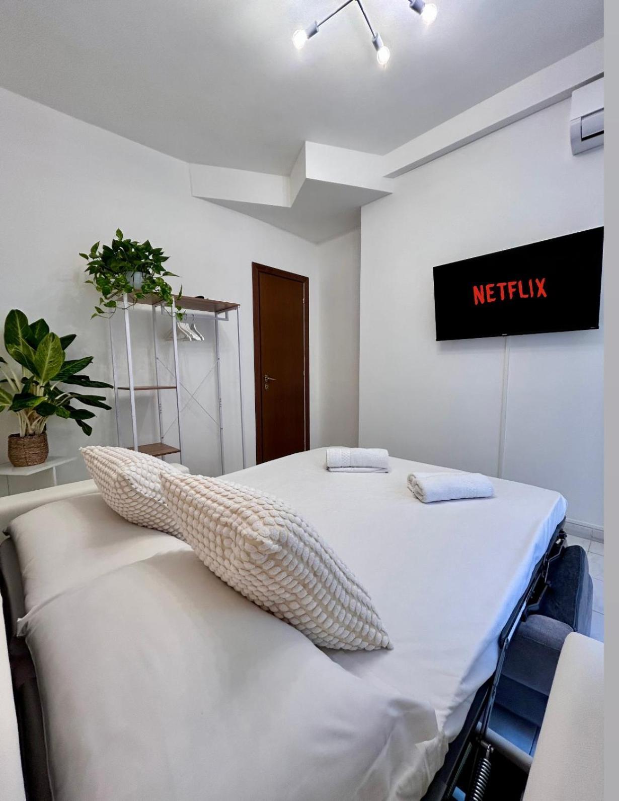 2Br Flat By Metro - 6Min To Colosseo - Full Kitchen - Wi-Fi - A-C