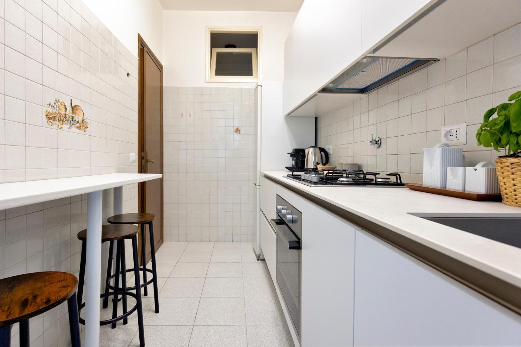 2Br Flat By Metro - 6Min To Colosseo - Full Kitchen - Wi-Fi - A-C *