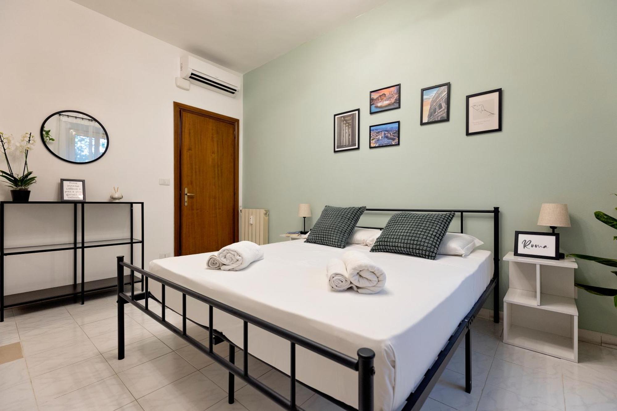 Hébergement de vacances 2Br Flat By Metro - 6Min To Colosseo - Full Kitchen - Wi-Fi - A-C