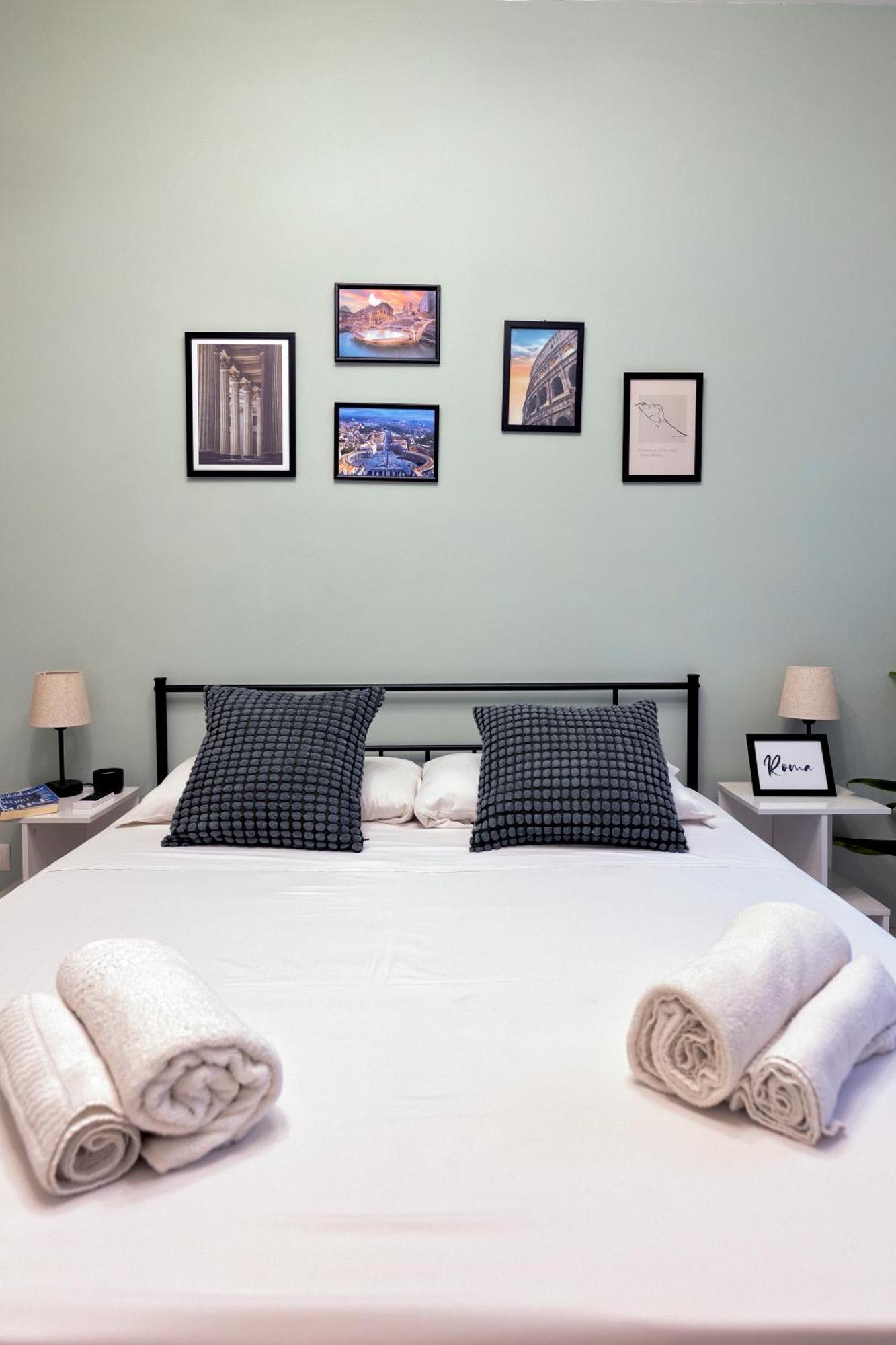 Hébergement de vacances 2Br Flat By Metro - 6Min To Colosseo - Full Kitchen - Wi-Fi - A-C *